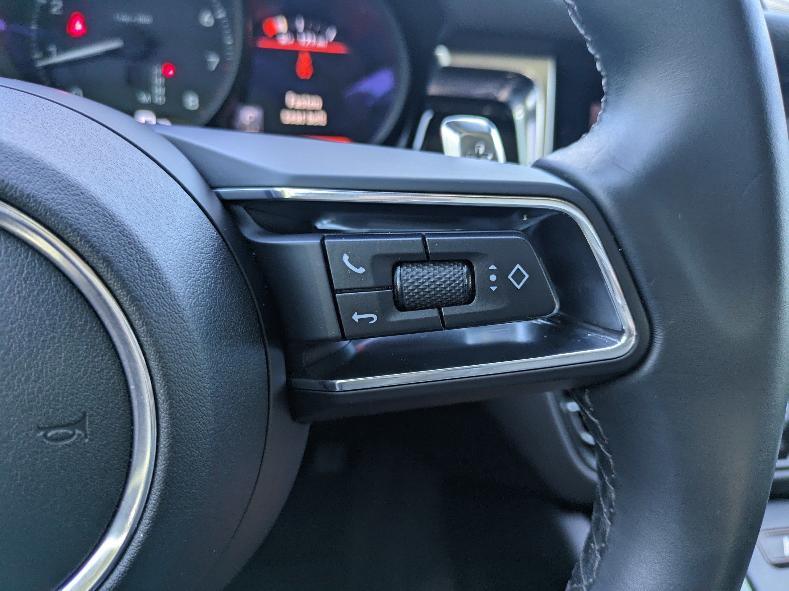 Used 2022 Porsche Macan AWD/4WD image 27