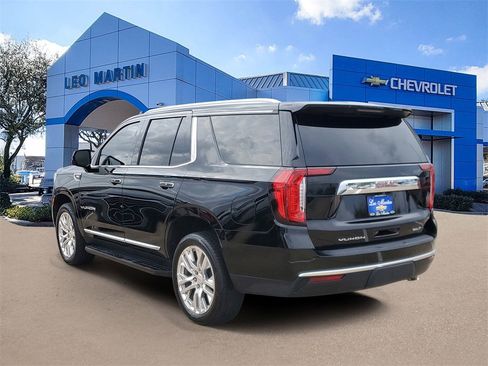 Used 2021 GMC Yukon SLT w/ SLT Luxury Plus Package image 4