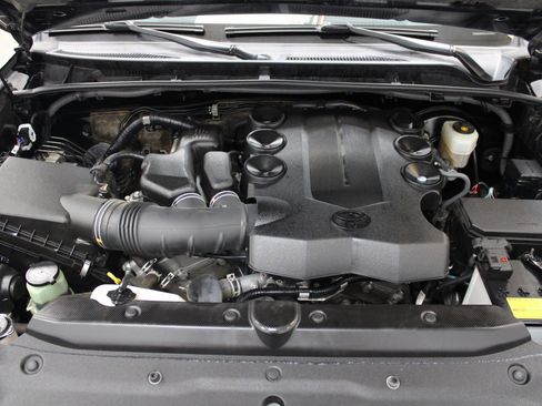 Used 2021 Toyota 4Runner SR5 image 10