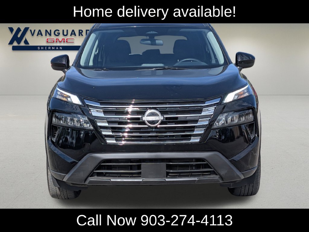 Used 2025 Nissan Rogue SV AWD/4WD image 2