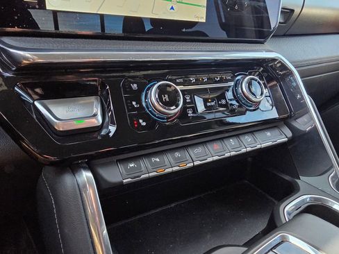 Used 2024 GMC Sierra 1500 Denali w/ Technology Package image 19