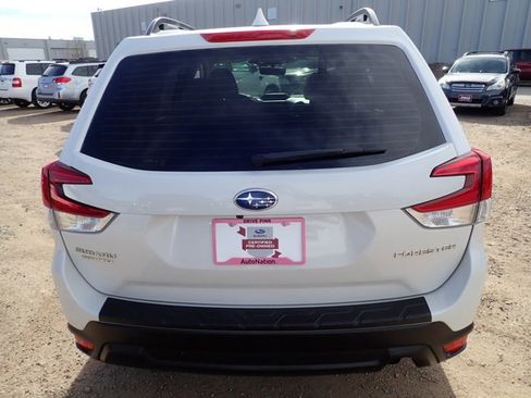 Used 2023 Subaru Forester image 3