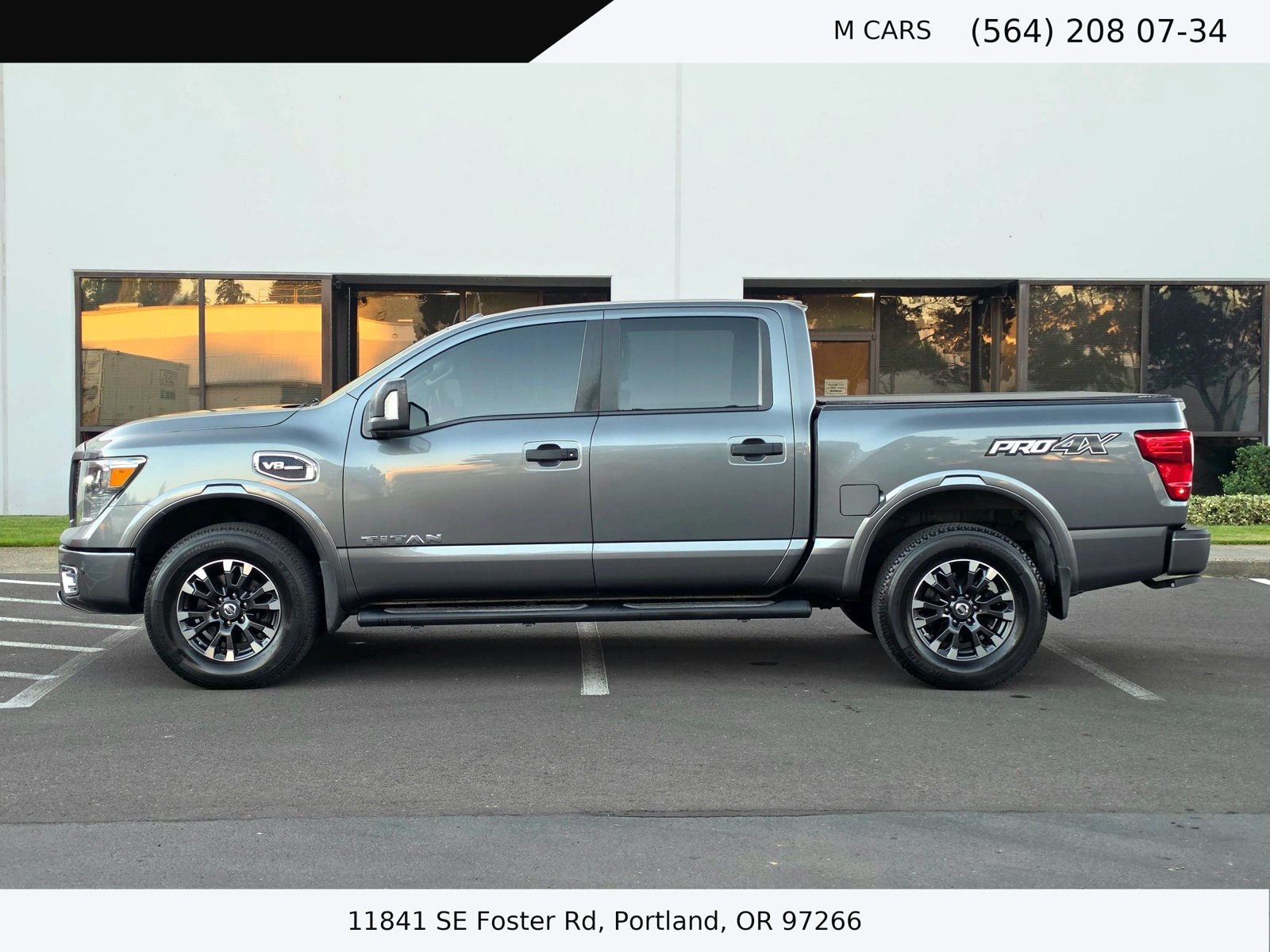 Used 2017 Nissan Titan PRO-4X w/ Pro-4x Convenience Package AWD/4WD image 9