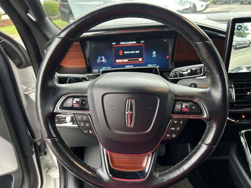 Certified 2023 Lincoln Navigator Reserve AWD/4WD image 32