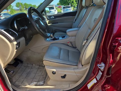 Used 2018 Jeep Grand Cherokee Overland AWD/4WD image 19