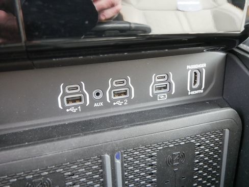 Used 2025 RAM 1500 Tungsten AWD/4WD image 33
