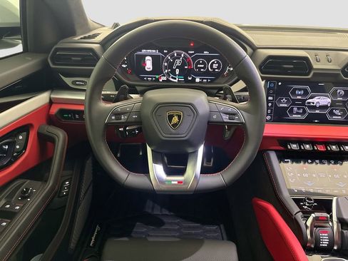 Used 2025 Lamborghini Urus SE image 24