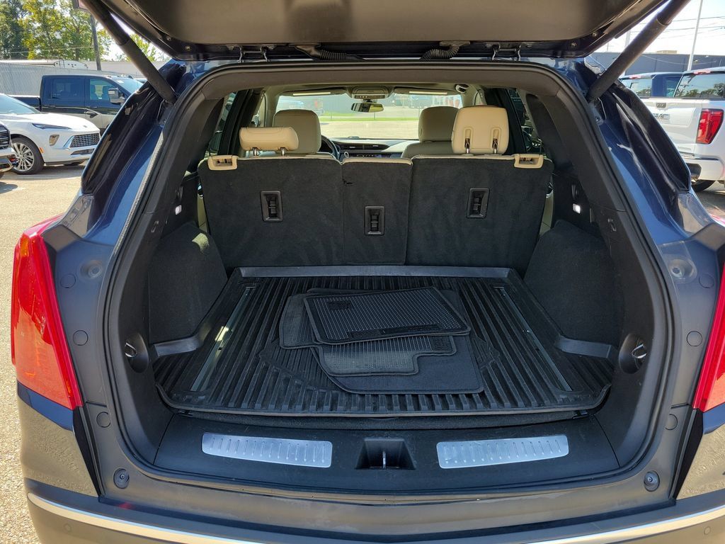 Used 2018 Cadillac XT5 Luxury w/ Driver Awareness Package FWD image 8