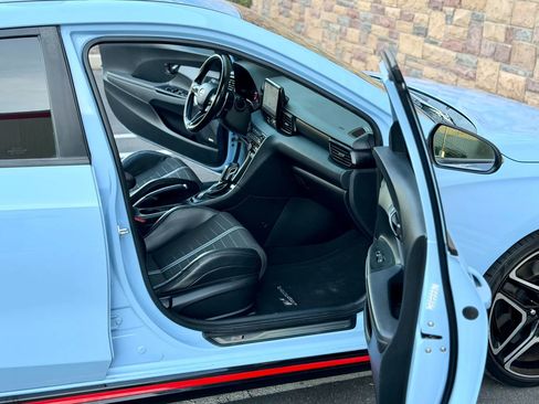 Used 2021 Hyundai Veloster N image 9