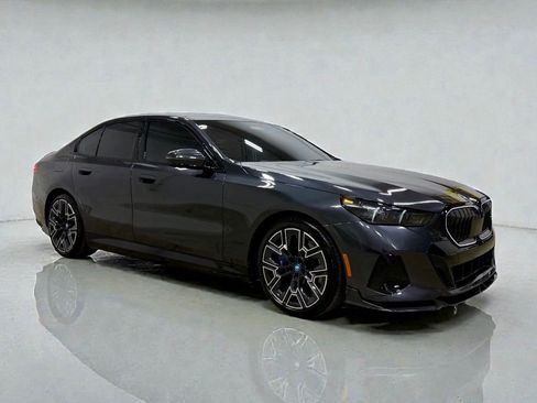 Used 2025 BMW i5 xDrive40 w/ M Sport Package image 15