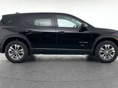 Used 2025 Chevrolet Equinox LT image 8