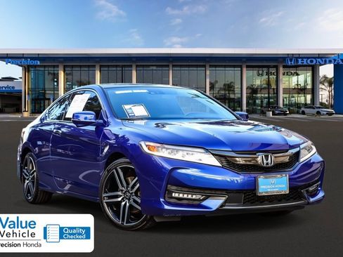 Used 2017 Honda Accord Touring image 1