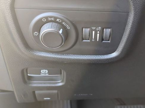 New 2026 Jeep Grand Cherokee Altitude image 14