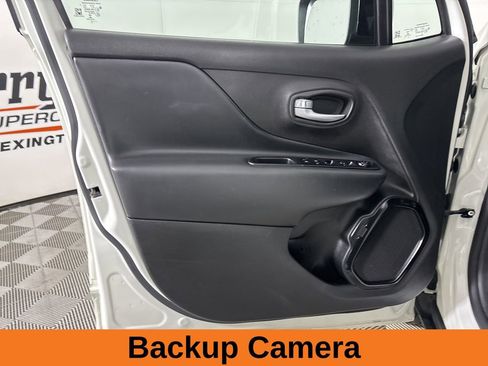 Used 2022 Jeep Renegade Altitude w/ Convenience Group image 8