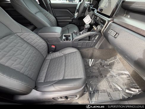 Used 2025 Toyota 4Runner TRD Off-Road Premium image 11