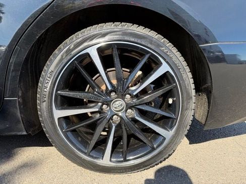 Used 2018 Toyota Camry XSE FWD image 13