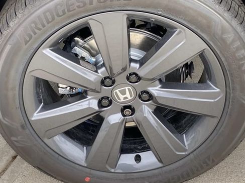 New 2026 Honda Pilot Sport image 7