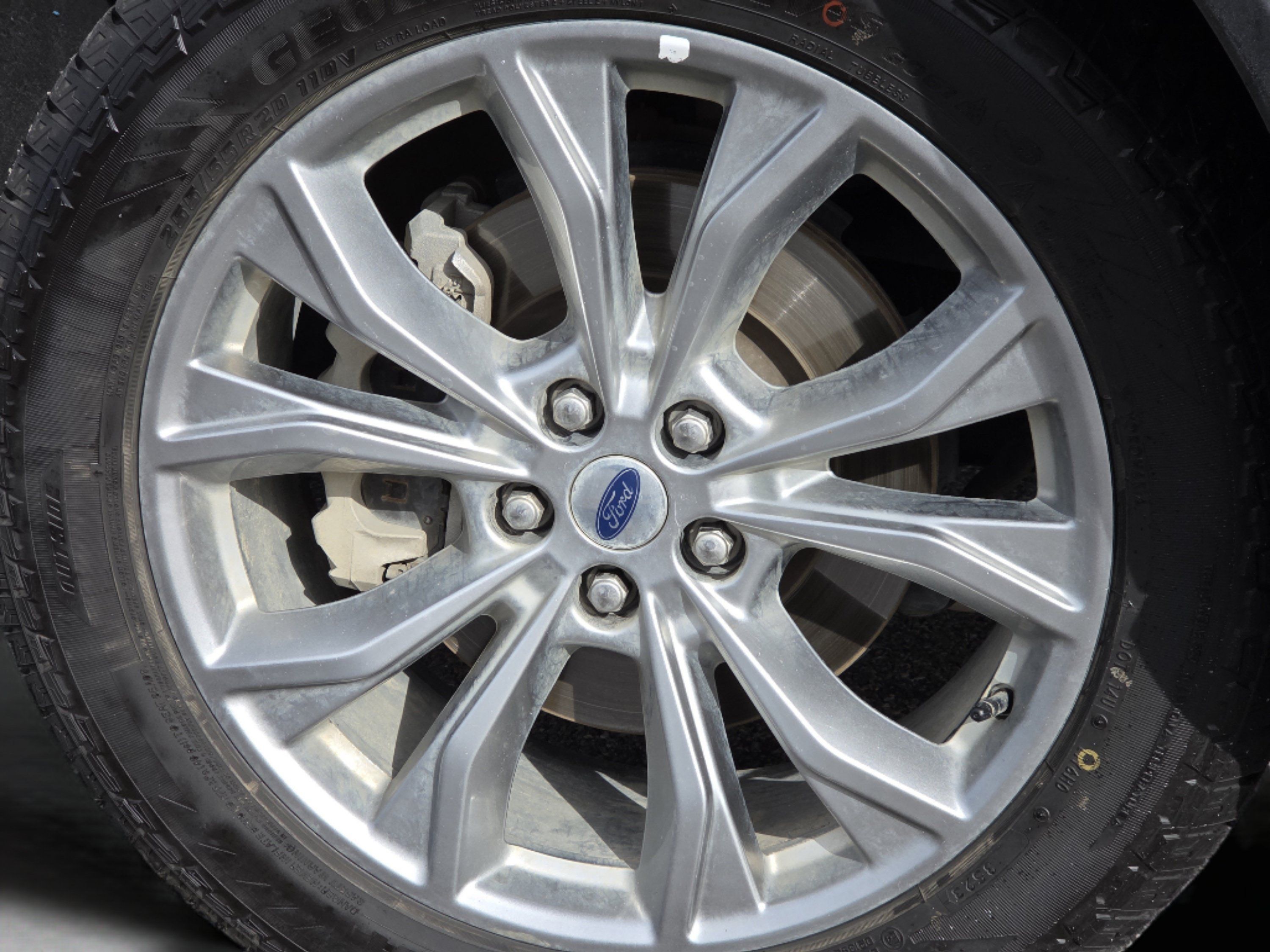 Used 2023 Ford Explorer XLT w/ Equipment Group 202A AWD/4WD image 16