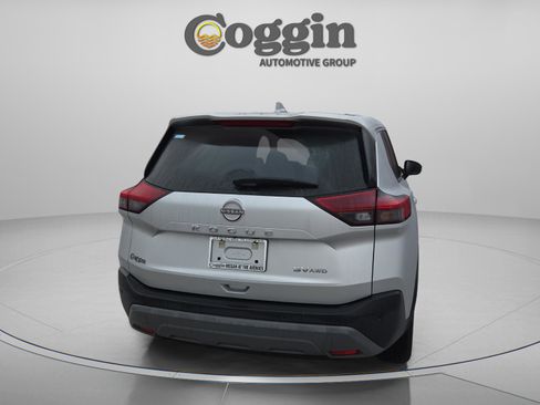 Used 2023 Nissan Rogue SV image 4
