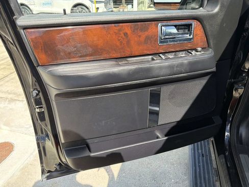 Used 2017 Lincoln Navigator Select RWD image 20