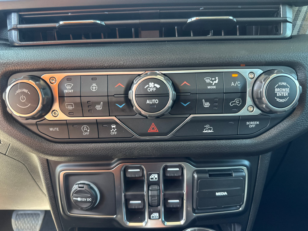 New 2026 Jeep Gladiator Sport AWD/4WD image 17