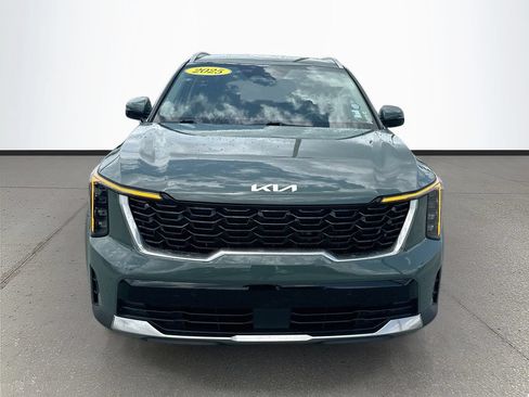 Used 2025 Kia Sorento EX AWD/4WD image 2