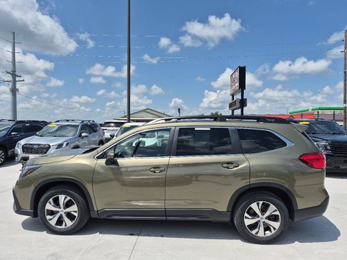 Used 2023 Subaru Ascent Premium w/ Convenience Package AWD/4WD image 9