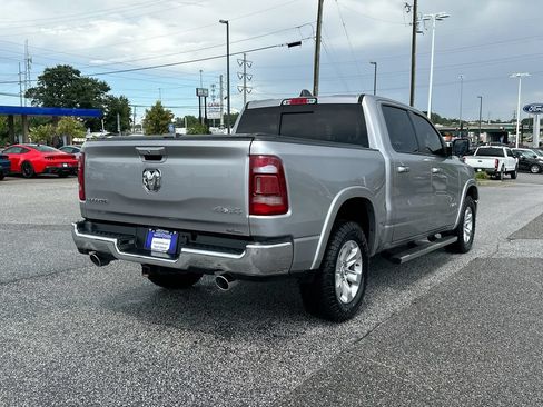 Used 2022 RAM 1500 Laramie AWD/4WD image 7