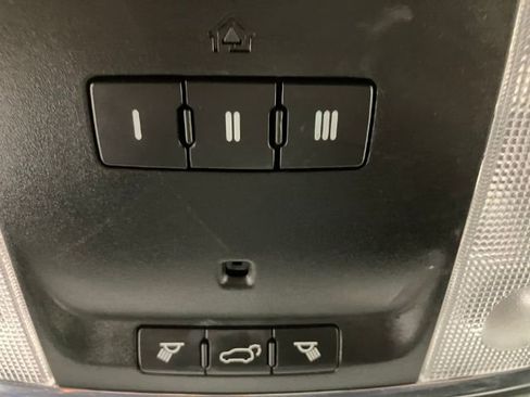 Used 2018 Jeep Grand Cherokee Altitude image 47