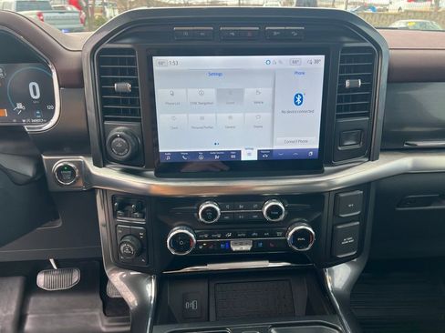 Used 2023 Ford F150 Lariat w/ Equipment Group 502A High image 43