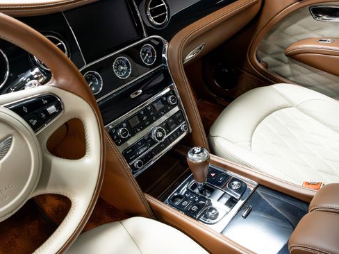 Used 2017 Bentley Mulsanne Speed image 81