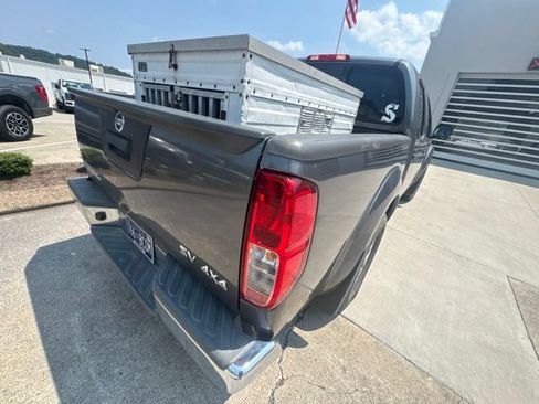 Used 2021 Nissan Frontier SV w/ SV Utility Package AWD/4WD image 10