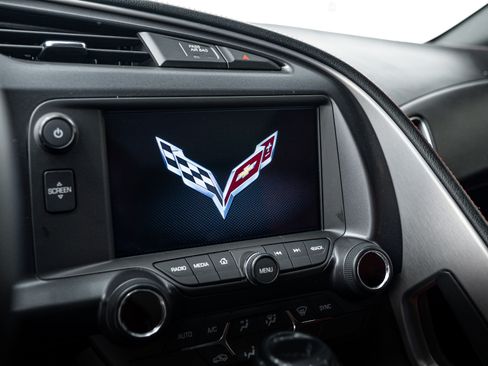 Used 2017 Chevrolet Corvette Z06 w/ Chrome Badge Package image 16