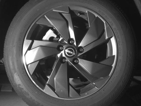 Used 2025 Nissan Rogue SV FWD image 15