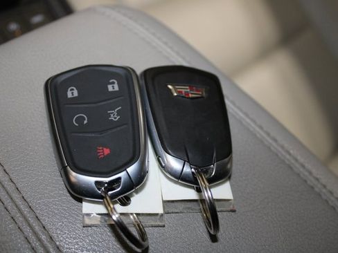 Certified 2022 Cadillac XT4 Luxury w/ Cold Weather Package image 15