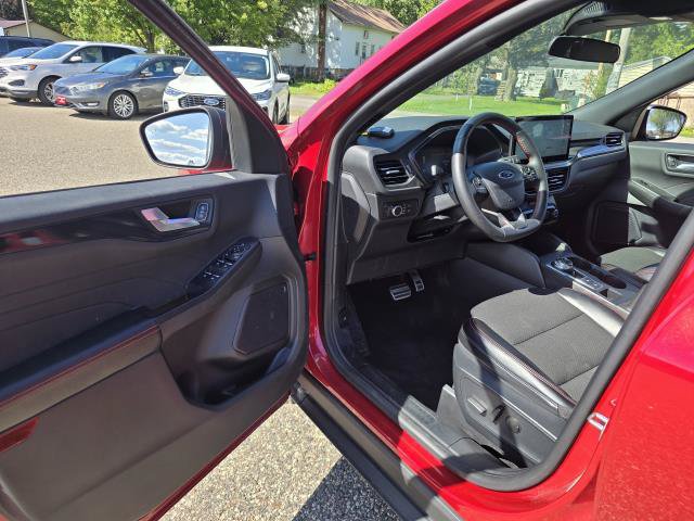 Used 2024 Ford Escape ST-Line w/ Tech Pack #1 AWD/4WD image 13