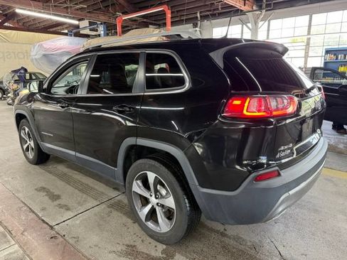 Used 2019 Jeep Cherokee Limited AWD/4WD image 2