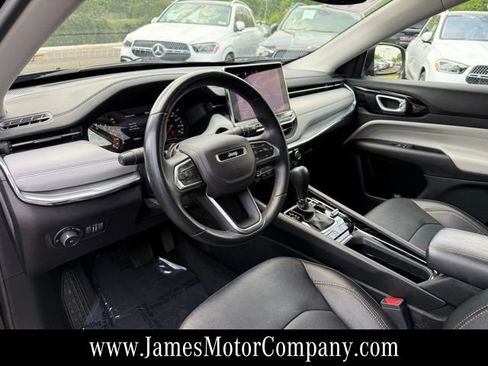 Used 2022 Jeep Compass Limited AWD/4WD image 12