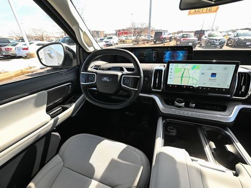 New 2026 Ford Expedition Platinum w/ Driver's Package image 29