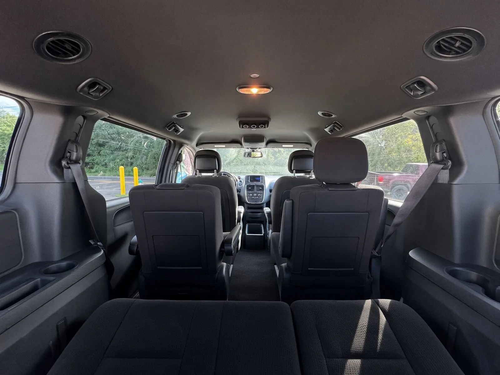Used 2018 Dodge Grand Caravan SE FWD image 12