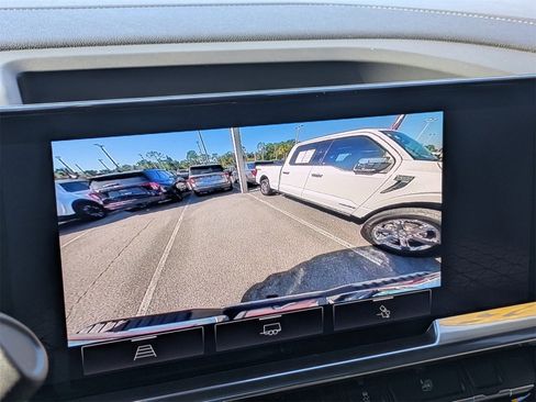 Used 2025 GMC Sierra 2500 SLT w/ SLT Convenience Package image 25