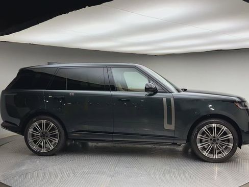 New 2026 Land Rover Range Rover Long Wheelbase SE image 9