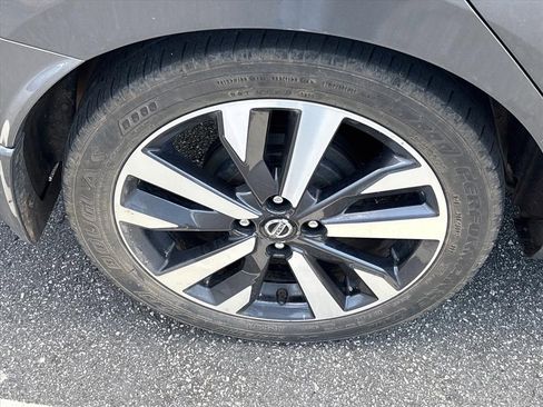 Used 2020 Nissan Versa SR image 14