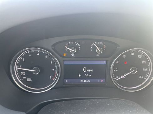 Used 2023 Buick Enclave Essence image 11