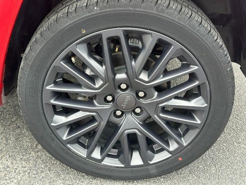 Used 2023 Jeep Compass Limited image 7