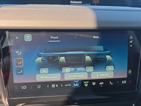 New 2026 Lincoln Navigator Premiere image 22