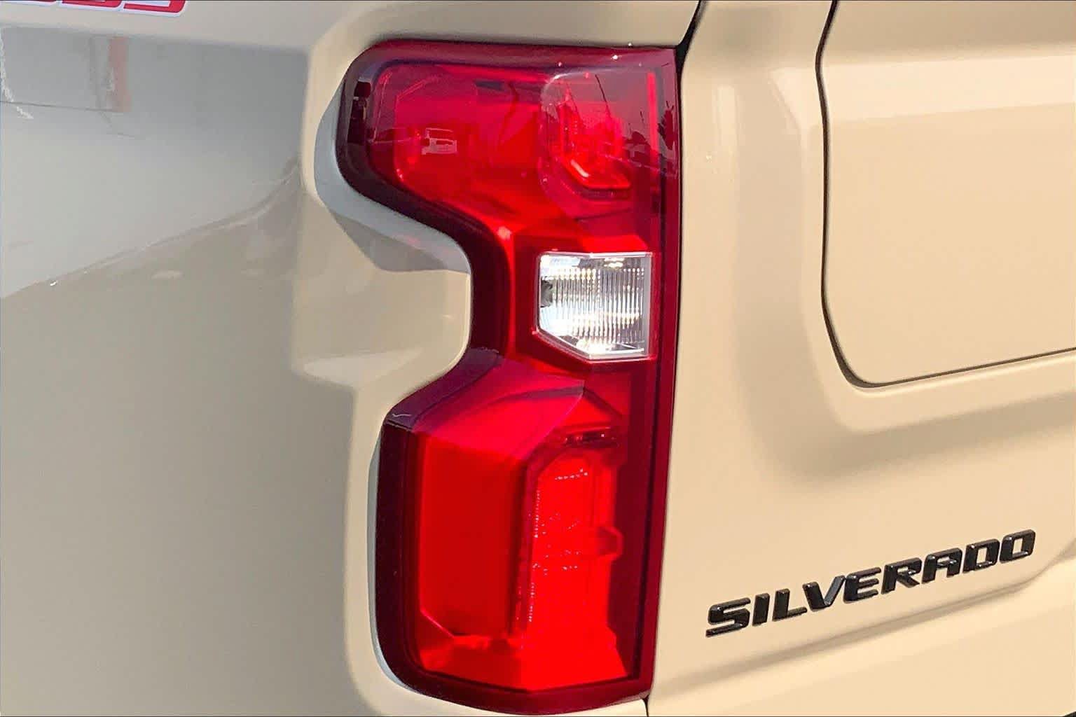 Used 2023 Chevrolet Silverado 1500 LT Trail Boss w/ Convenience Package II AWD/4WD image 29