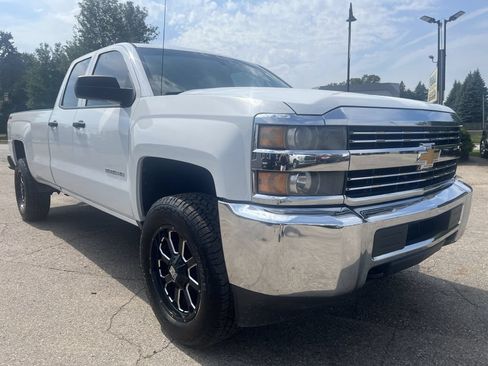 Used 2015 Chevrolet Silverado 2500 W/T AWD/4WD image 4