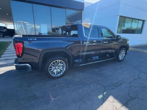 Certified 2022 GMC Sierra 1500 SLT w/ SLT Convenience Package image 8