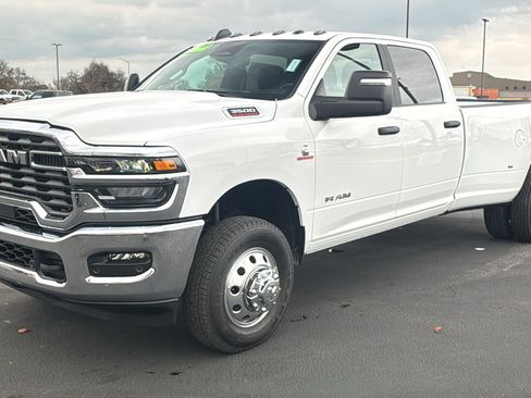 New 2026 RAM 3500 Big Horn AWD/4WD image 7